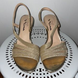 1 Inch, Gold Sparkle Heels : Size 6